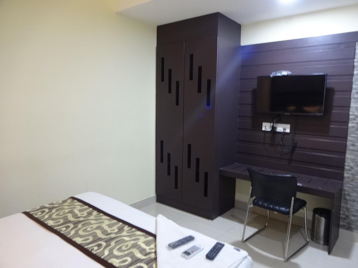 Hotel White Mount Chennai Bagian luar foto